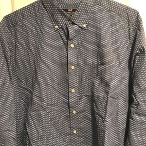 Vineyard Vines whale button down size L